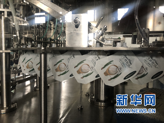 對標(biāo)國際 中國包裝機(jī)油炸生產(chǎn)線器財富為乳業(yè)成長“加快”