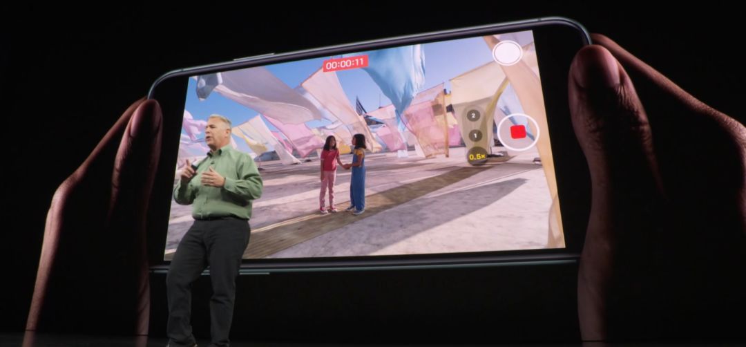 iPhone “浴霸” 公布，頂配1萬油炸出產(chǎn)線2！最強(qiáng)機(jī)械學(xué)習(xí)芯片，謀略性能吊打友商