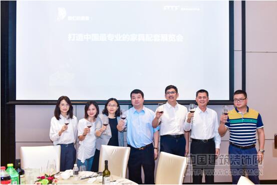 2019家具呆板材料展全面升級(jí)，油炸出產(chǎn)線(xiàn)將打造中國(guó)最專(zhuān)業(yè)的家具配套展覽會(huì)