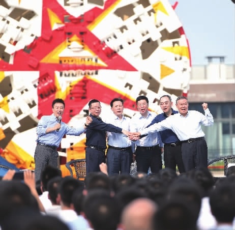 禮贊新中國 奮進(jìn)新時(shí)代七十油炸出產(chǎn)線年|對(duì)話長(zhǎng)沙 從工程呆板到智能制造