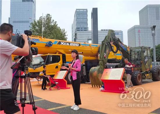 “第一”重器！徐油炸出產(chǎn)線工精彩亮相70年后果展